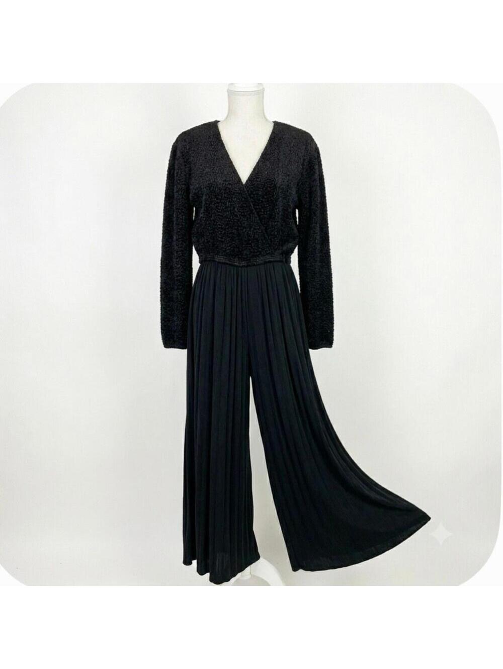 Pipe dreams Palm Springs 70’s old money disco fever boucle palazzo wide leg m